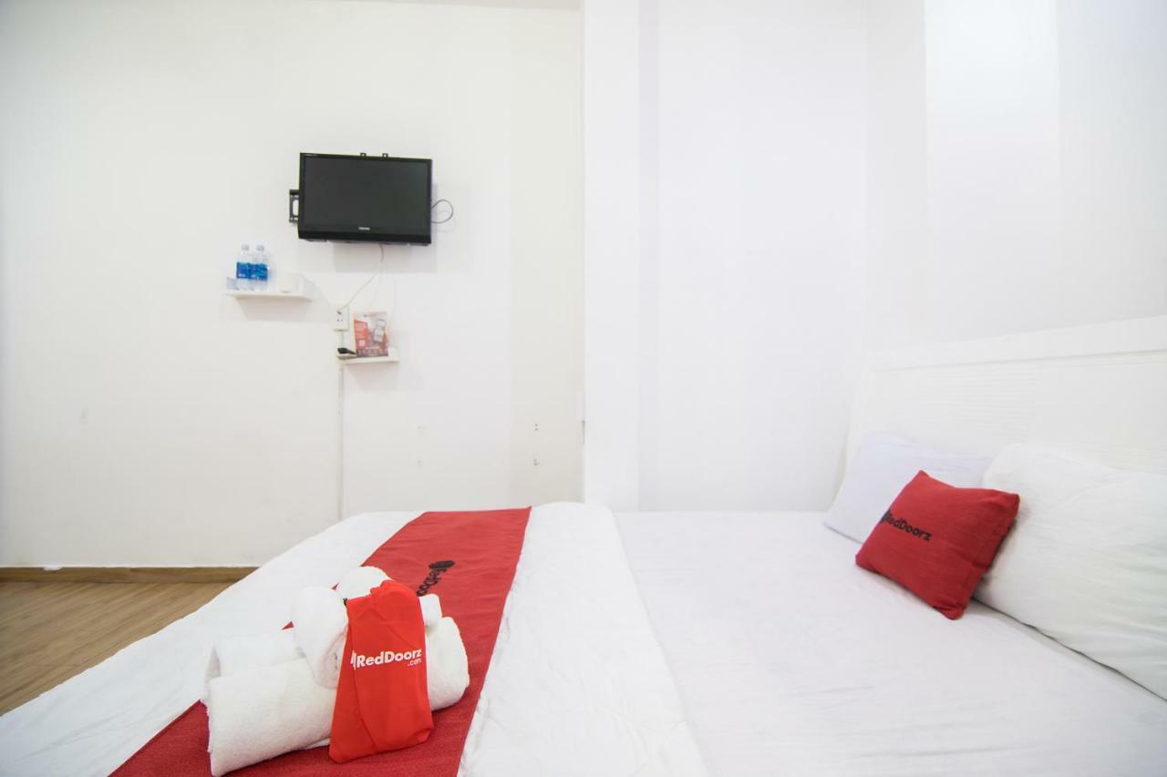 Reddoorz Plus Near Tan Dinh Market Ho Chi Minh City Exterior photo