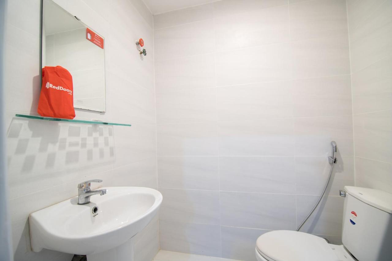 Reddoorz Plus Near Tan Dinh Market Ho Chi Minh City Exterior photo